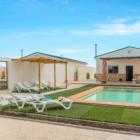 Lola - Lantejuela Holiday home *