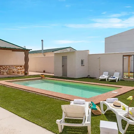 Lola - Lantejuela Holiday home